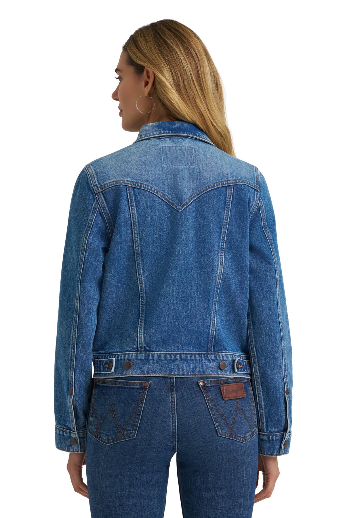 Wrangler Women’s Classic Denim Jacket Light Wash – Western Trucker Jacket