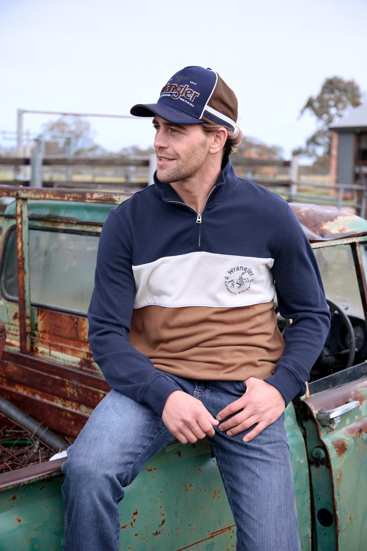 Wrangler Men's Steve 1/4 Zip Pullover - Navy/Tan