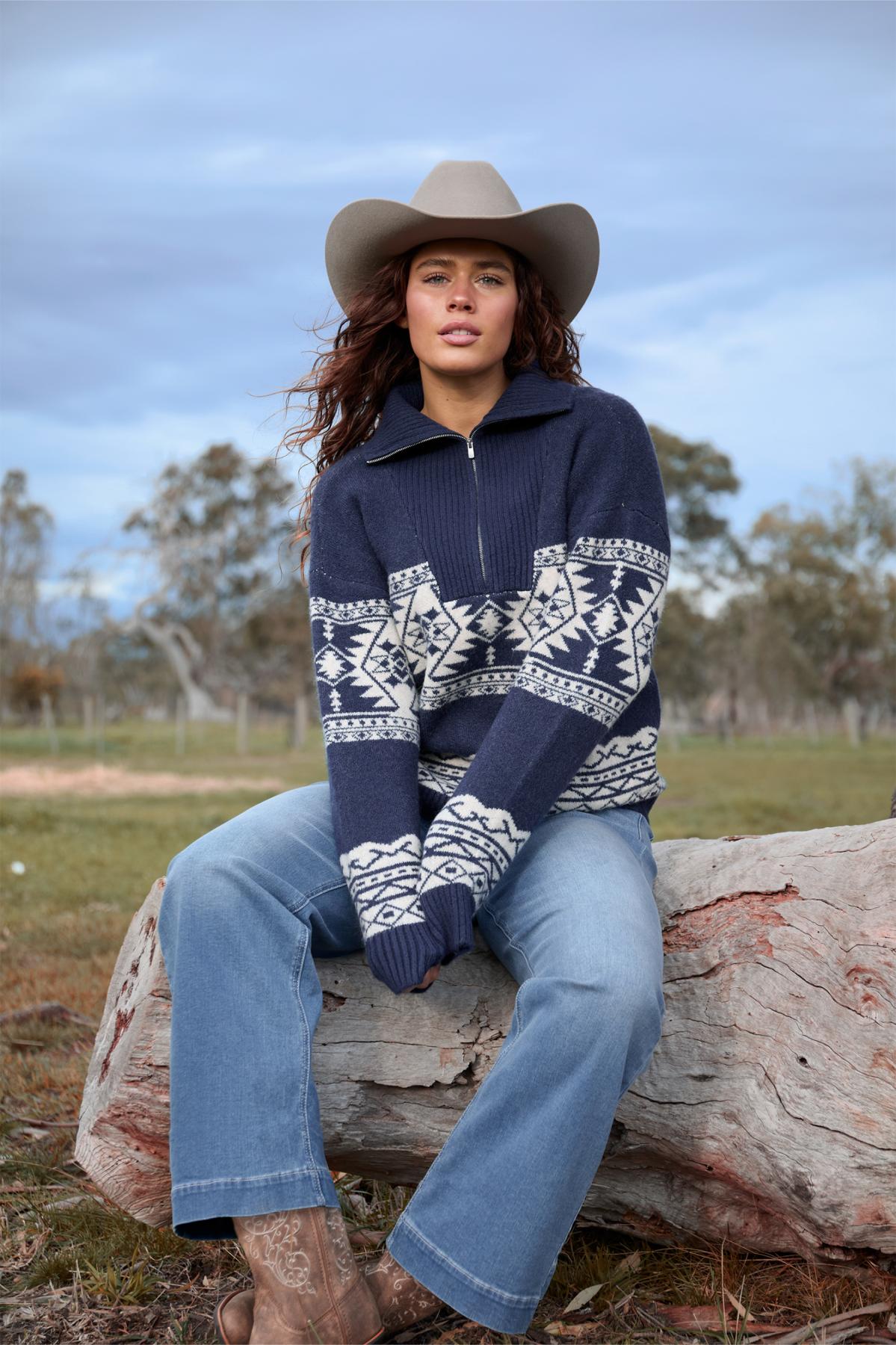 Wrangler Women's Lacey 1/4 Zip Pullover - Navy